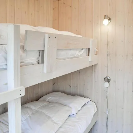 3 Bedroom Lovely In Henne Ferienhaus Henne Strand