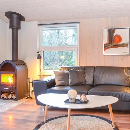 3 Bedroom Lovely In Henne Henne Strand