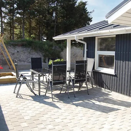 3 Bedroom Lovely In Henne Ferienhaus *