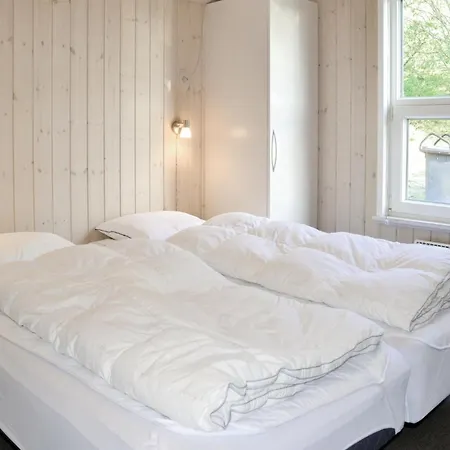 3 Bedroom Lovely In Henne Casa vacanze Henne Strand