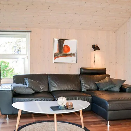 3 Bedroom Lovely In Henne Casa de Férias