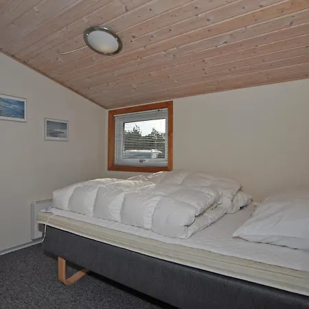 3 Bedroom Lovely In Henne