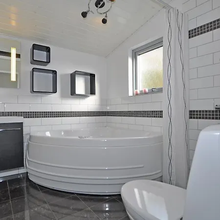 3 Bedroom Lovely In Henne * Henne Strand